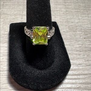 Vintage Lia Sophia Ring - Size 6